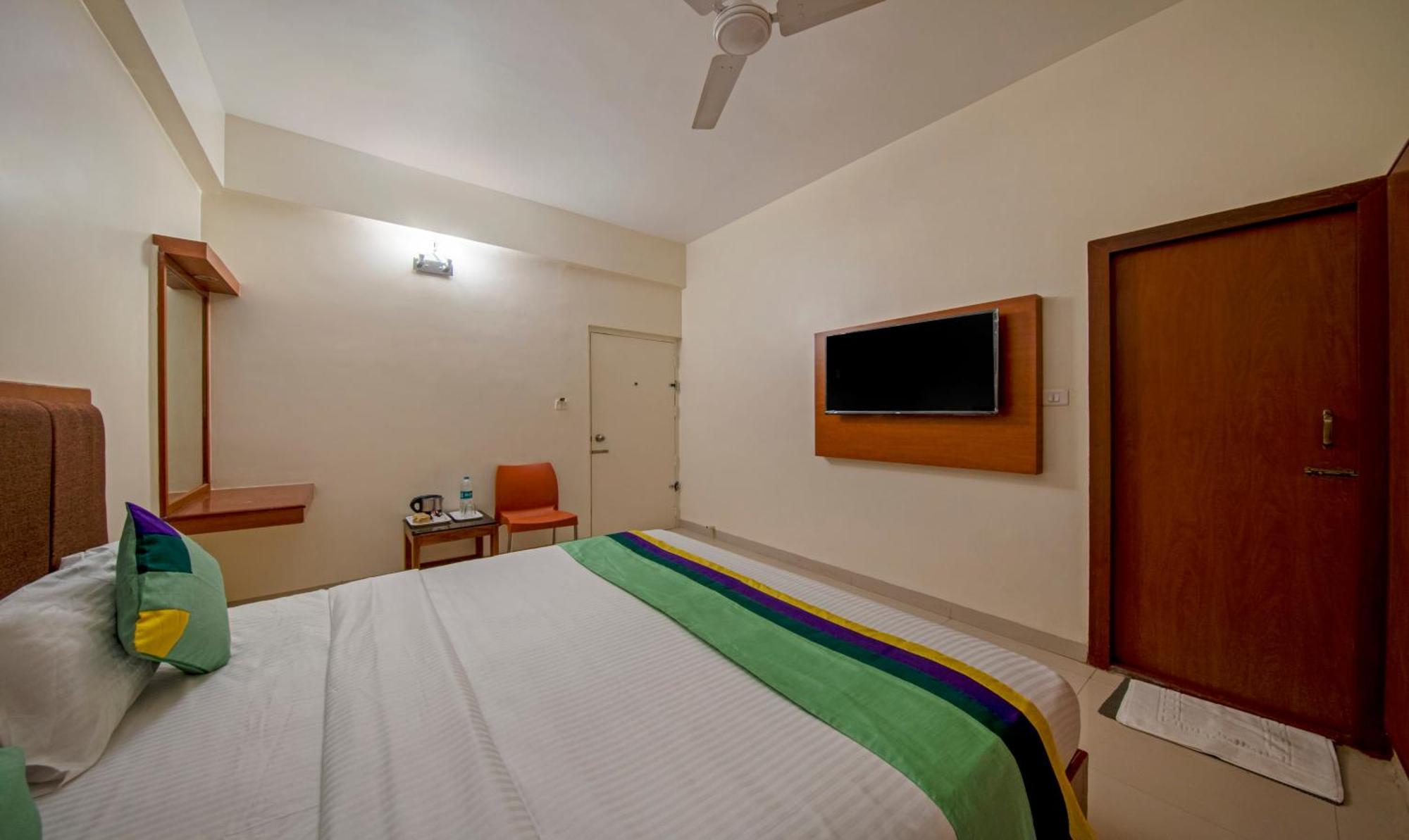 Treebo Sam Residency Hotel Kojambuttúr Kültér fotó