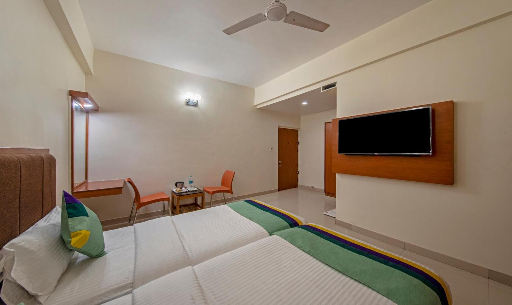 Treebo Sam Residency Hotel Kojambuttúr Kültér fotó